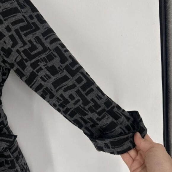 NWT Garfield & Marks Women's Geometric Snap Collar Belted Coat Black Gray Small - Picture 4 of 10